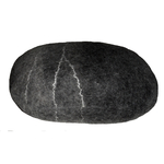 Gefilzter Stein zum Sitzen