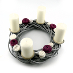 Weihnachtskranz mit gefilzten Rosen